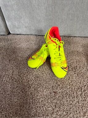 Nike Mercurial Vapor 14 Academy FG/MG  Youth Soccer cleats Neon Yellow and Red